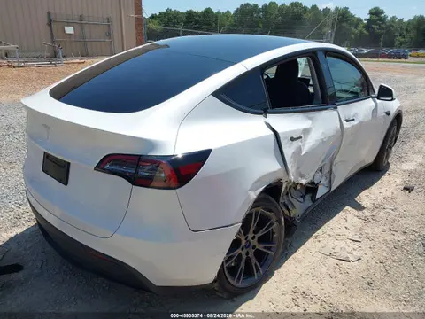 2024 Tesla Model Y Long Range Single Motor Rear-wheel Drive/rwd VIN 7SAYGDEDXRA320569 фото 4