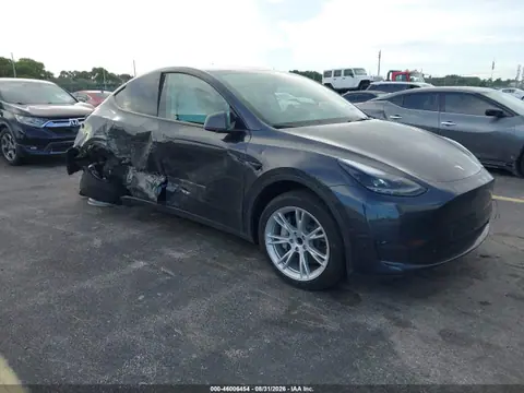 7SAYGDED3RF039636 — 2024 Tesla Model Y Long Range Single Motor Rear-Wheel Drive/RWD, Правый бок (Right Side), фото до ремонта