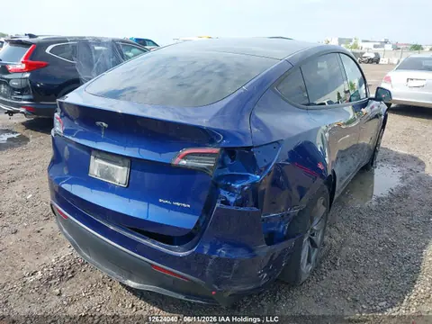 2022 Tesla Model Y Long Range VIN 7SAYGAEEXNF575839 фото 4