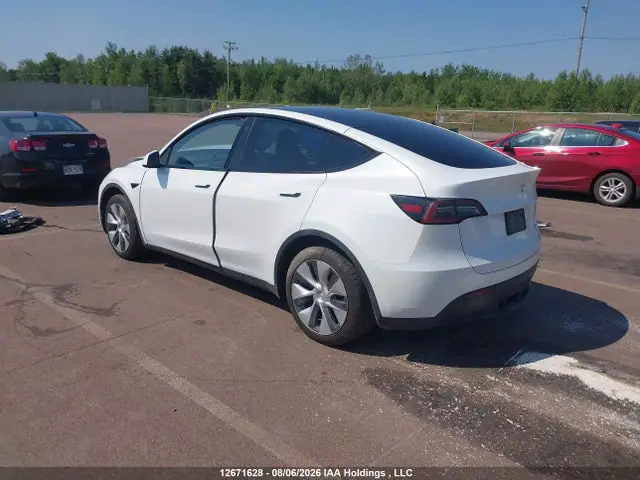 7SAYGDEE0PF586823 — 2023 Tesla Model Y Long Range, фото 3 с аукциона IAAI 13.10.2026, Передняя часть