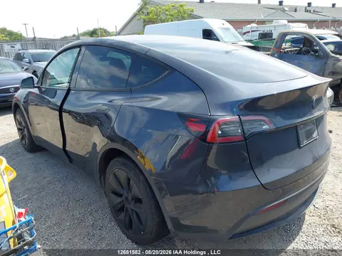 2024 Tesla Model Y Long Range VIN 7SAYGDEEXRF204333 фото 3