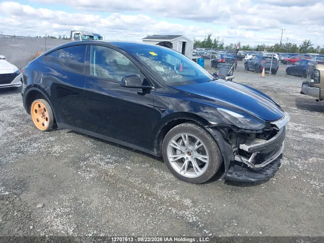 2024 Tesla Model Y Long Range VIN 7SAYGDEE2RF073110 фото 1
