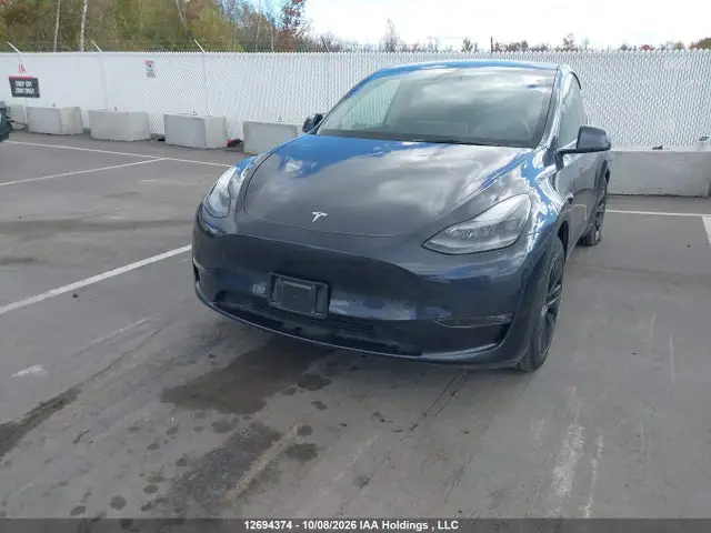7SAYGDEE7SF289055 — 2025 Tesla Model Y Long Range, фото 2 с аукциона IAAI 14.10.2026, Левый бок