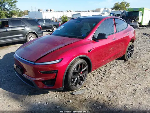 2026 Tesla Model Y Performance All-wheel Drive VIN 7SAYGDET2TA676948 фото 2