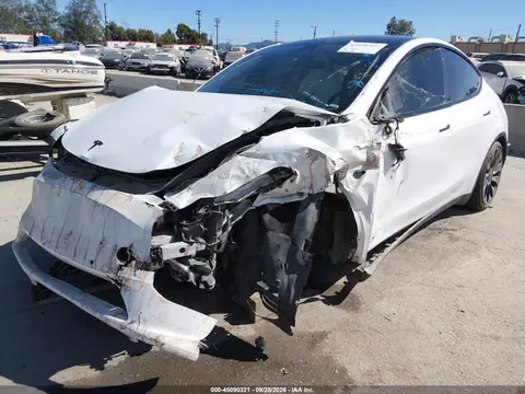 2022 Tesla Model Y Performance Dual Motor All-wheel Drive VIN 7SAYGDEF0NF345589 фото 2