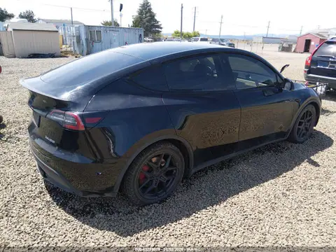 2022 Tesla Model Y Performance Dual Motor All-wheel Drive VIN 7SAYGDEF4NF397369 фото 4