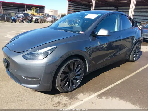2022 Tesla Model Y Performance Dual Motor All-wheel Drive VIN 7SAYGDEF8NF407739 фото 2