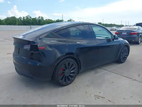 2022 Tesla Model Y Performance Dual Motor All-wheel Drive VIN 7SAYGDEF3NF353542 фото 4