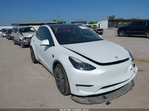 7SAYGDEF1NF397958 — 2022 Tesla Model Y Performance Dual Motor ALL-Wheel Drive, Передняя часть слева (Left Front), фото до ремонта