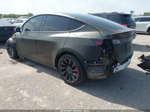 2022 Tesla Model Y Performance Dual Motor All-wheel Drive VIN 7SAYGDEF5NF345278 фото 3