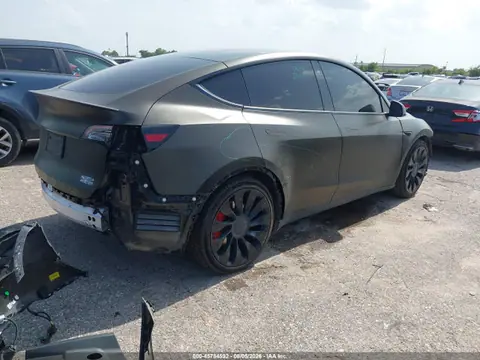 2022 Tesla Model Y Performance Dual Motor All-wheel Drive VIN 7SAYGDEF5NF345278 фото 4