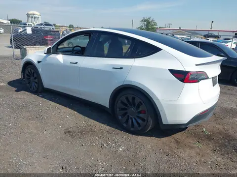 2022 Tesla Model Y Performance Dual Motor All-wheel Drive VIN 7SAYGDEF4NF309033 фото 3