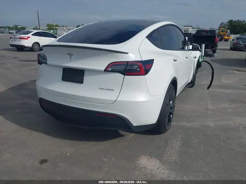 2022 Tesla Model Y Performance Dual Motor All-wheel Drive VIN 7SAYGDEF7NF538970 фото 4