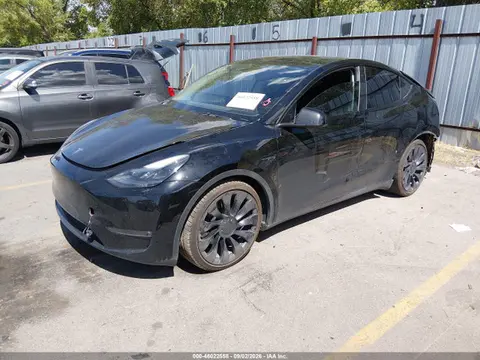 2022 Tesla Model Y Performance Dual Motor All-wheel Drive VIN 7SAYGDEF3NF395869 фото 2