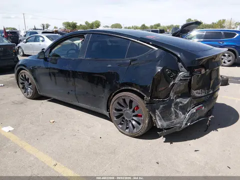 2022 Tesla Model Y Performance Dual Motor All-wheel Drive VIN 7SAYGDEF3NF395869 фото 3