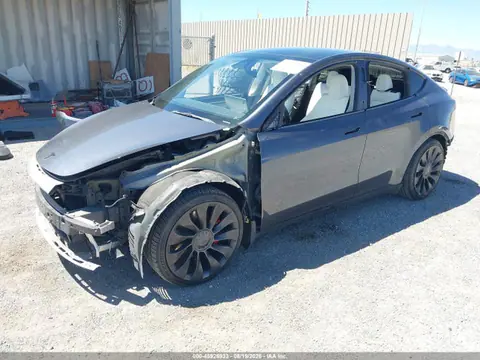 2023 Tesla Model Y Performance Dual Motor All-wheel Drive VIN 7SAYGDEF0PF859669 фото 2