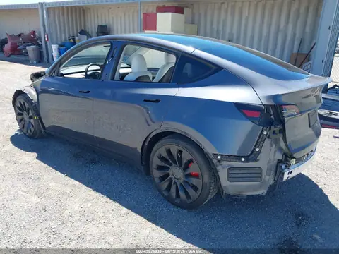 2023 Tesla Model Y Performance Dual Motor All-wheel Drive VIN 7SAYGDEF0PF859669 фото 3