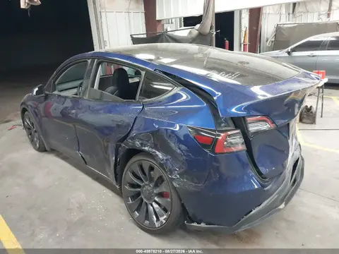 2023 Tesla Model Y Performance Dual Motor All-wheel Drive VIN 7SAYGDEF0PF698157 фото 3