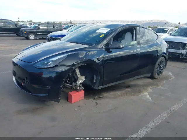 7SAYGDEF0PF814554 — 2023 Tesla Model Y Performance Dual Motor ALL-Wheel Drive, фото 2 с аукциона IAAI 29.09.2026, Передняя часть слева