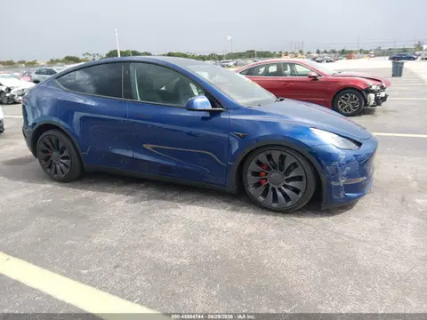 7SAYGDEF0SA347156 — 2025 Tesla Model Y Performance Dual Motor ALL-Wheel Drive, Передняя часть слева (Left Front), фото до ремонта