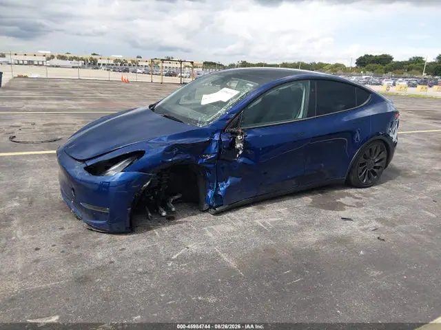 2025 Tesla Model Y Performance Dual Motor All-wheel Drive VIN 7SAYGDEF0SA347156 фото 2