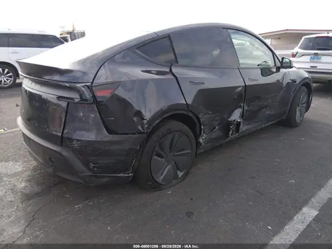 2026 Tesla Model Y Premium Rear-wheel Drive/rear-wheel Drive VIN 7SAYGDED4TA489610 фото 4