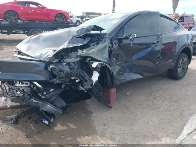2026 Tesla Model Y Premium Rear-wheel Drive/standard Rear-wheel Drive VIN 7SAYGDED9TF404182 фото 2