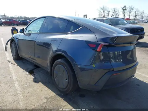 2026 Tesla Model Y Premium Rear-wheel Drive/standard Rear-wheel Drive VIN 7SAYGDED6TA590597 фото 3
