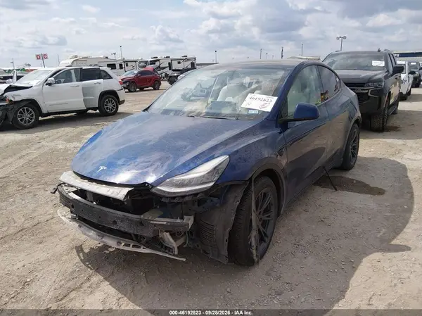 5YJYGDEF0LF057047 — 2020 Tesla Model Y, фото 2 с аукциона IAAI, Правый бок