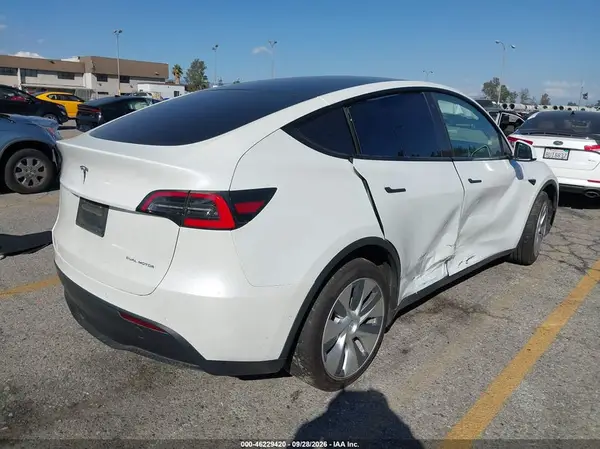 5YJYGDEE2LF054724 — 2020 Tesla Model Y, фото 4 с аукциона IAAI, Правый бок