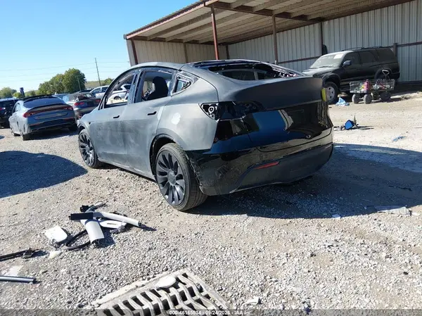 5YJYGDEFXMF258276 — 2021 Tesla Model Y, фото 3 с аукциона IAAI, Передняя часть