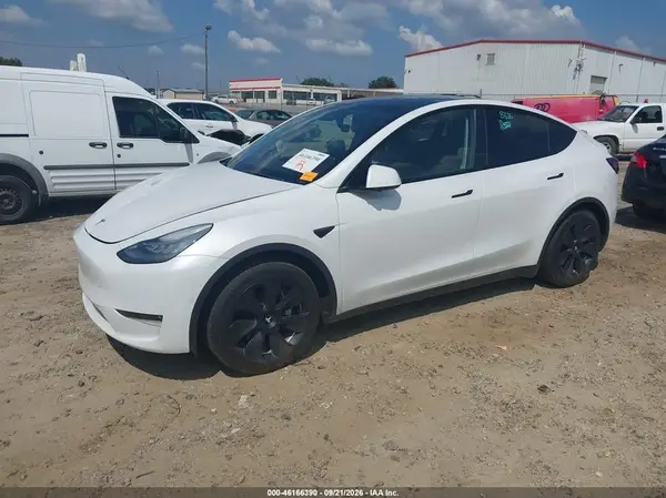 5YJYGDEE7MF190168 — 2021 Tesla Model Y, фото 2 с аукциона IAAI, Передняя часть