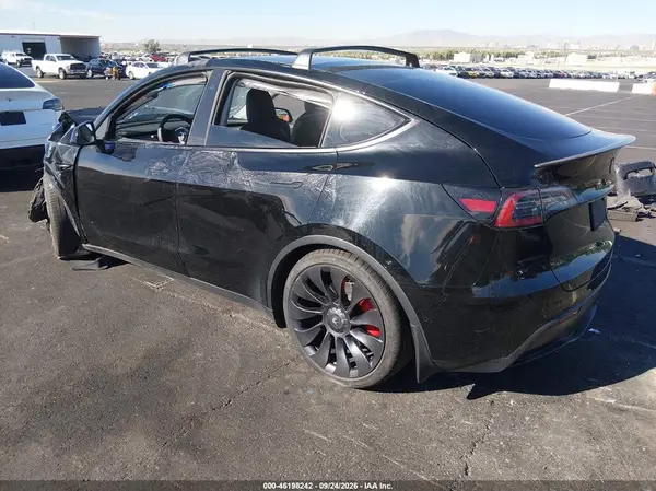 5YJYGDEF9MF277451 — 2021 Tesla Model Y, фото 3 с аукциона IAAI, Передняя часть