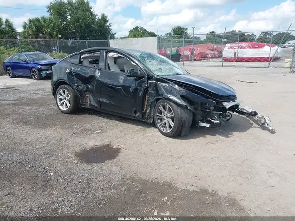 5YJYGDEE8MF244691 — 2021 Tesla Model Y, Повреждения со всех сторон (All Over), фото до ремонта