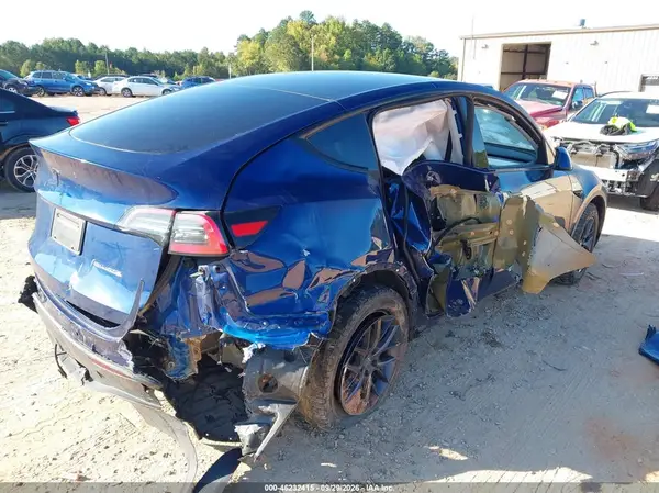 5YJYGDEF0MF194538 — 2021 Tesla Model Y, фото 4 с аукциона IAAI, Правый бок