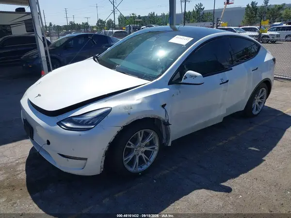 7SAYGDEE0NF353733 — 2022 Tesla Model Y, фото 2 с аукциона IAAI 14.10.2026, Левый и правый бока