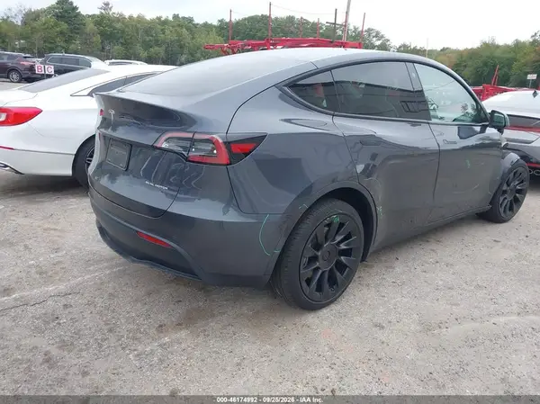 7SAYGDEE7NF424622 — 2022 Tesla Model Y, фото 4 с аукциона IAAI, Передняя часть