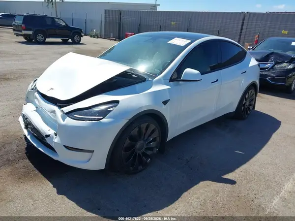 7SAYGDEF7NF405772 — 2022 Tesla Model Y, фото 2 с аукциона IAAI, Передняя часть