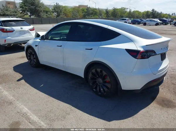 7SAYGDEF7NF405772 — 2022 Tesla Model Y, фото 3 с аукциона IAAI, Передняя часть