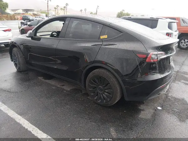 7SAYGDEE9NA001568 — 2022 Tesla Model Y, фото 3 с аукциона IAAI, Передняя часть