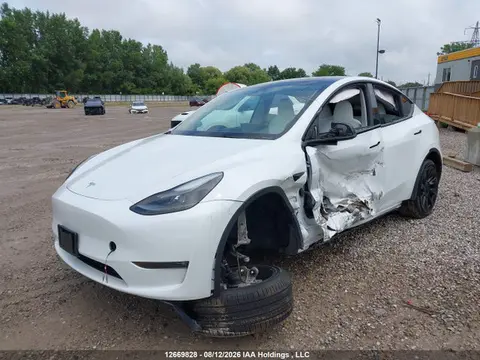 2023 Tesla Model Y VIN 7SAYGDEE5PF777556 фото 2