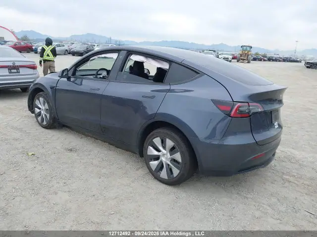 7SAYGDEE3PF771643 — 2023 Tesla Model Y, фото 3 с аукциона IAAI 14.10.2026, Передняя часть