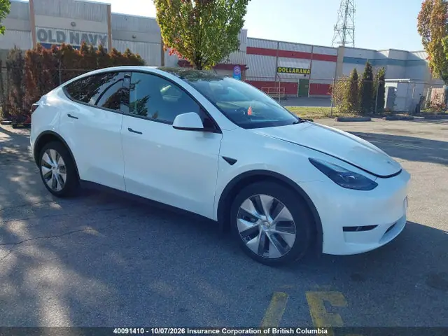 LRWYGDFD6PC929681 — 2023 Tesla Model Y, Передняя часть (Front), фото до ремонта