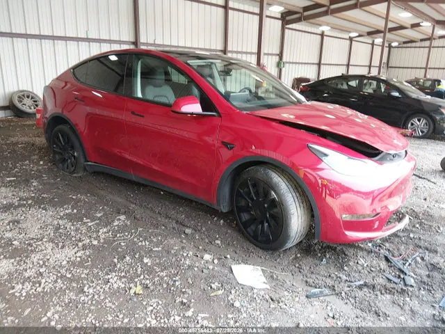 2023 Tesla Model Y VIN 7SAYGDEE0PF794362 фото 1