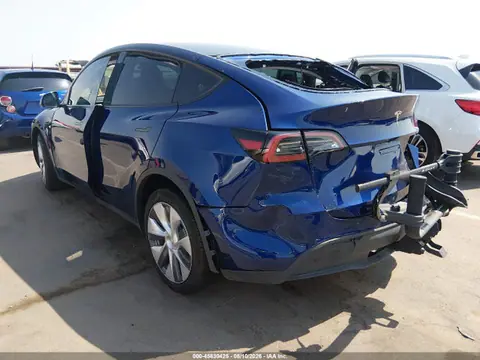 2023 Tesla Model Y VIN 7SAYGDEE7PA126281 фото 3
