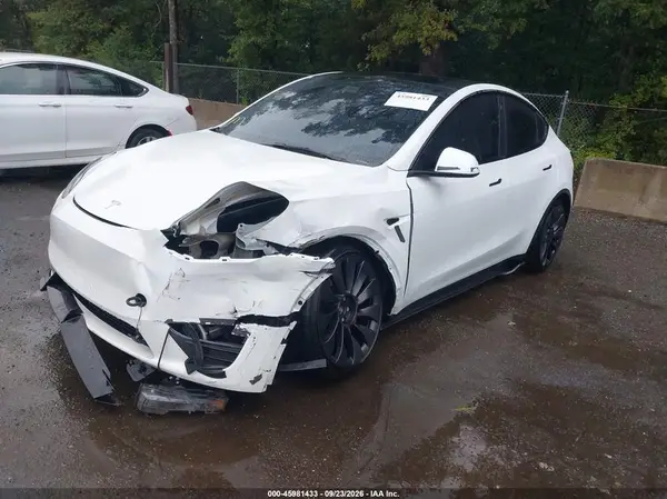 7SAYGDEFXPF708340 — 2023 Tesla Model Y, фото 2 с аукциона IAAI 14.10.2026, Передняя часть