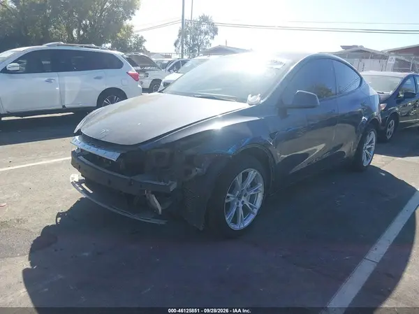7SAYGDEE3PF882628 — 2023 Tesla Model Y, фото 2 с аукциона IAAI, Повреждения со всех сторон