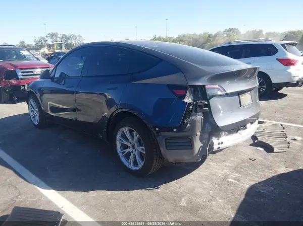 7SAYGDEE3PF882628 — 2023 Tesla Model Y, фото 3 с аукциона IAAI, Повреждения со всех сторон