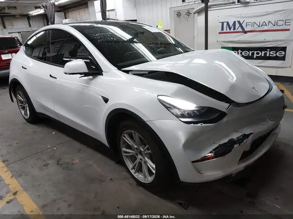 7SAYGDEE7PA141105 — 2023 Tesla Model Y, Передняя и задняя части (Front & Rear), фото до ремонта