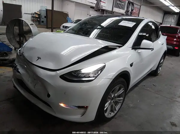 7SAYGDEE7PA141105 — 2023 Tesla Model Y, фото 2 с аукциона IAAI 14.10.2026, Передняя и задняя части